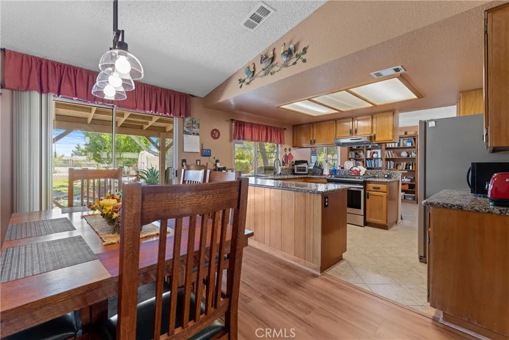 36916 95th Street E, Littlerock, California 93543 home-pic-8