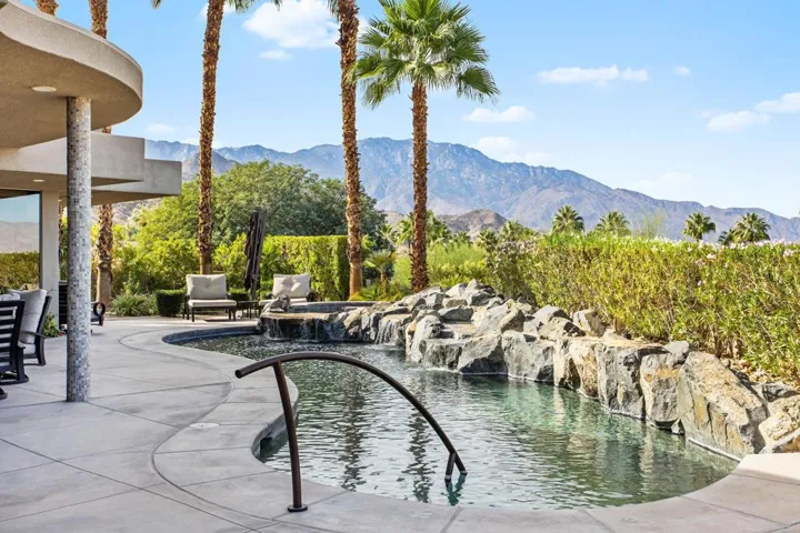 138-web-or-mls-Mirada Cir106