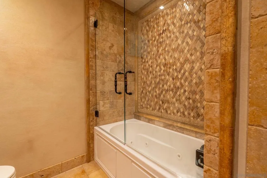 175 Maple Ave 4, Carlsbad, California 92008 home-pic-18