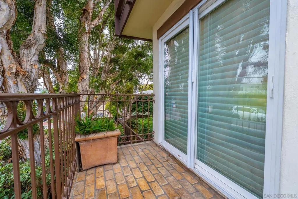 175 Maple Ave 4, Carlsbad, California 92008 home-pic-24