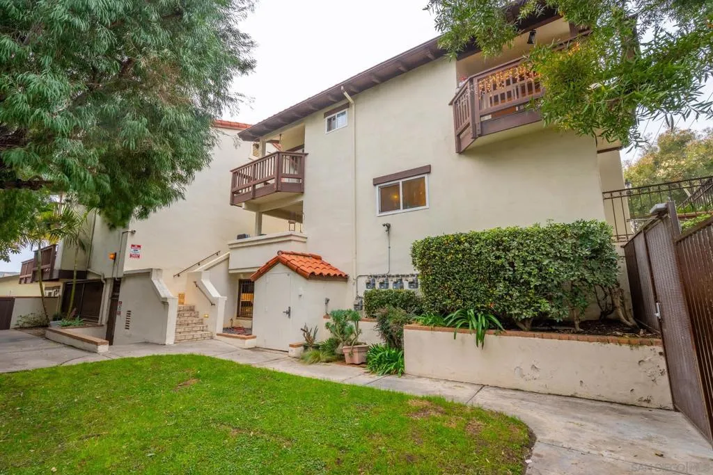 175 Maple Ave 4, Carlsbad, California 92008 home-pic-28