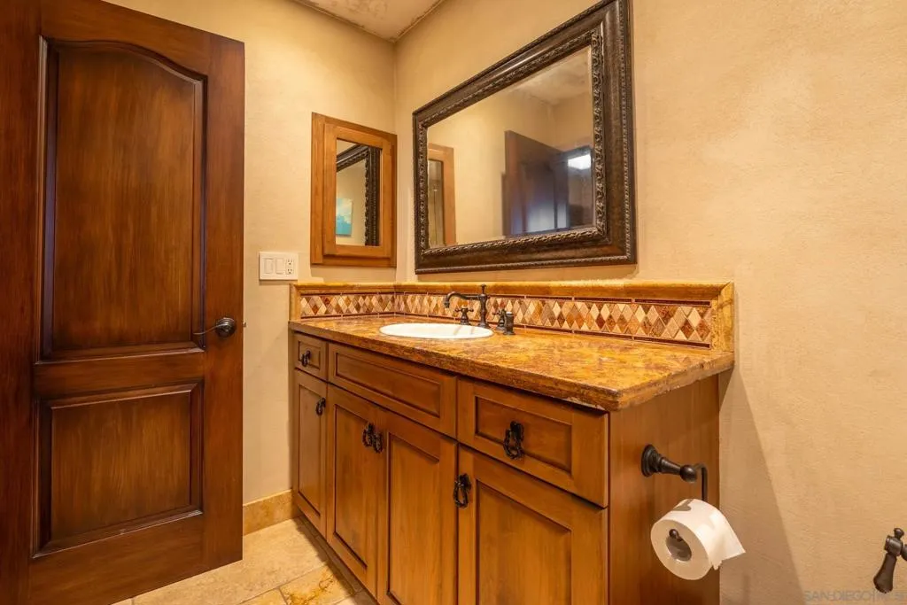 175 Maple Ave 4, Carlsbad, California 92008 home-pic-14