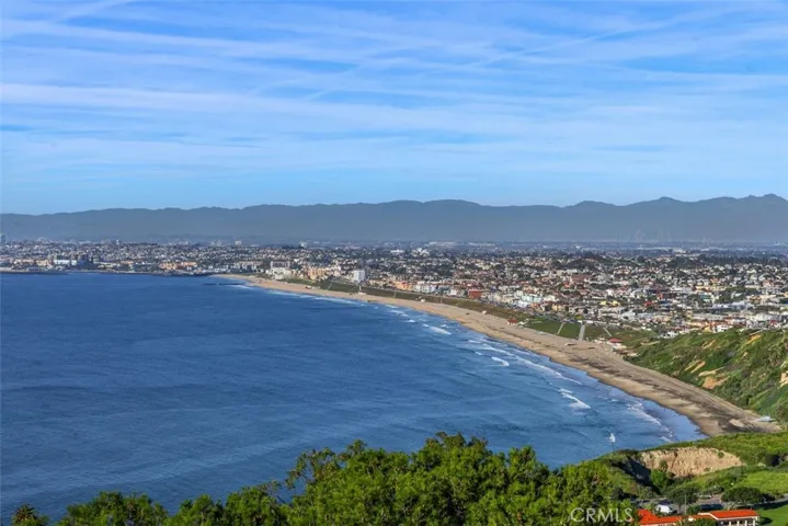 Queen's Necklace View