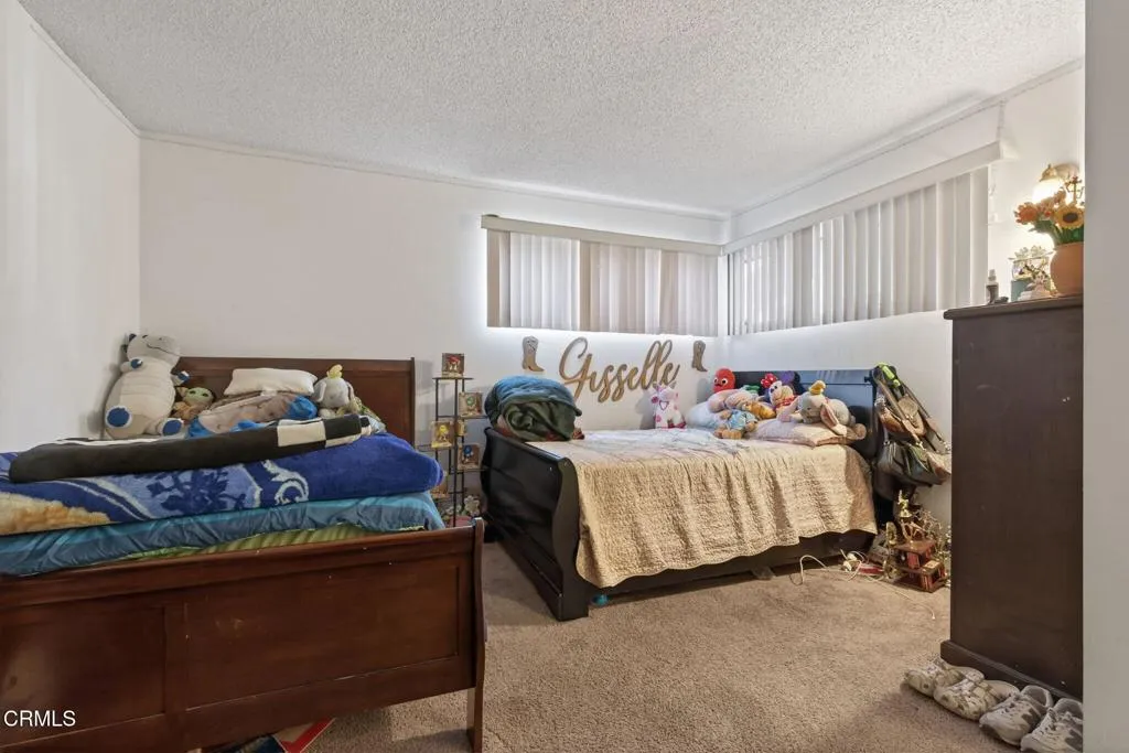 729 Ivywood Drive, Oxnard, California 93030 home-pic-24