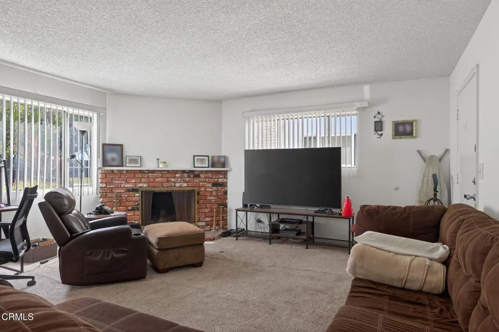729 Ivywood Drive, Oxnard, California 93030 home-pic-6
