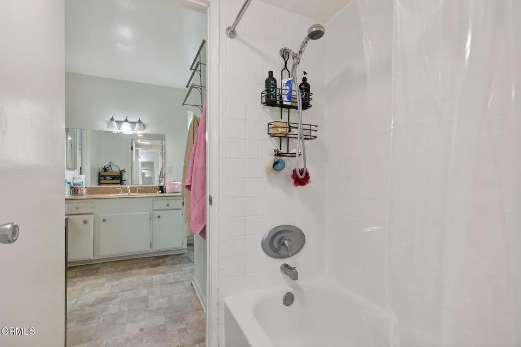729 Ivywood Drive, Oxnard, California 93030 home-pic-13