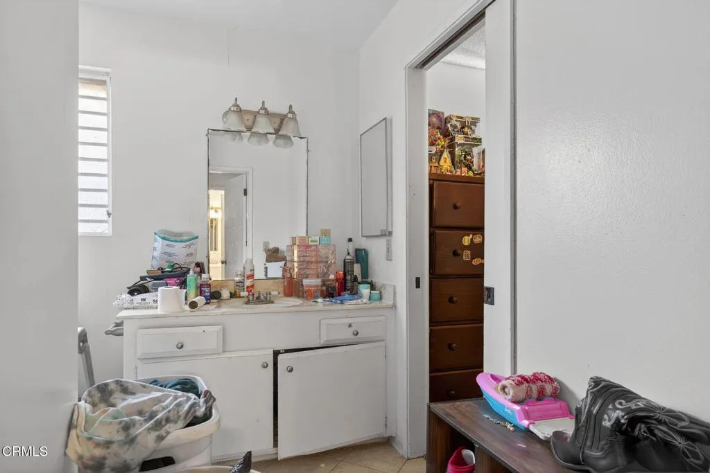 729 Ivywood Drive, Oxnard, California 93030 home-pic-25