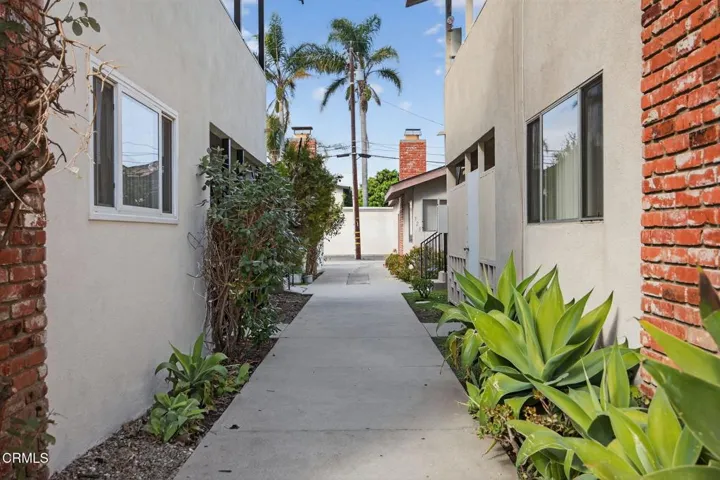 78-web-or-mls-5-web-or-mls-Upmarket Medi