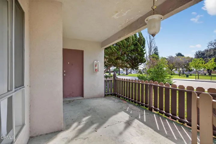 32-web-or-mls-UpmarketMedia-731Ivy-6
