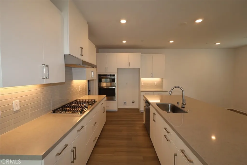 27322 Bear Paw Lane, Valencia, California 91381 home-pic-2