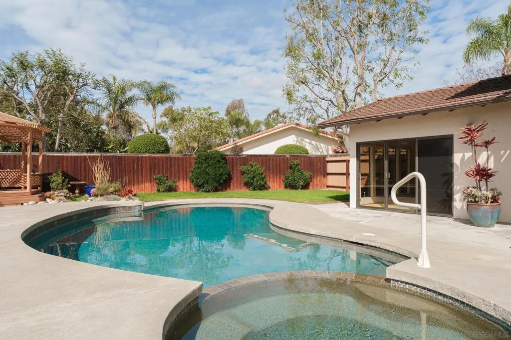 2712 Mateo Pl, Carlsbad, California 92009 home-pic-36