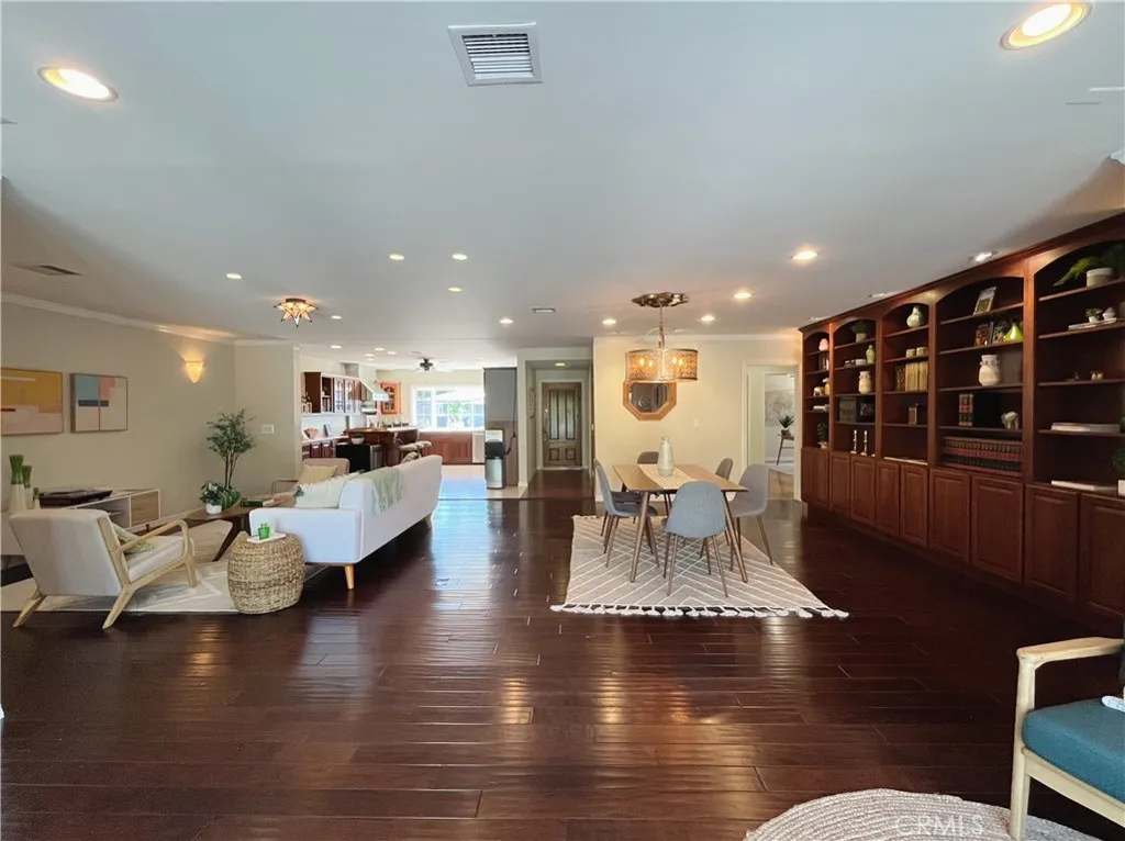 13208 Hansworth Ave, Hawthorne, California 90250 home-pic-21