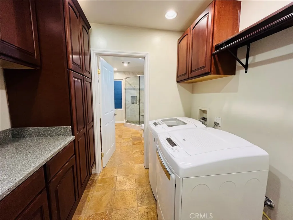 13208 Hansworth Ave, Hawthorne, California 90250 home-pic-17