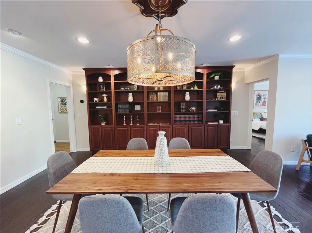 13208 Hansworth Ave, Hawthorne, California 90250 home-pic-6