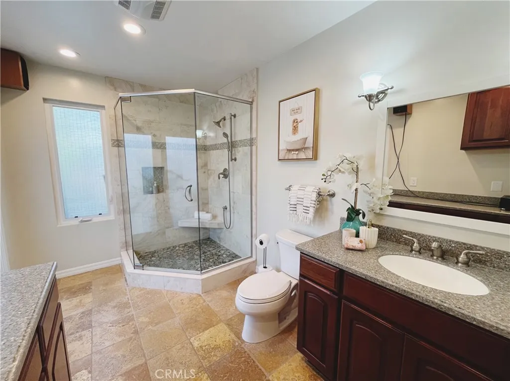 13208 Hansworth Ave, Hawthorne, California 90250 home-pic-18