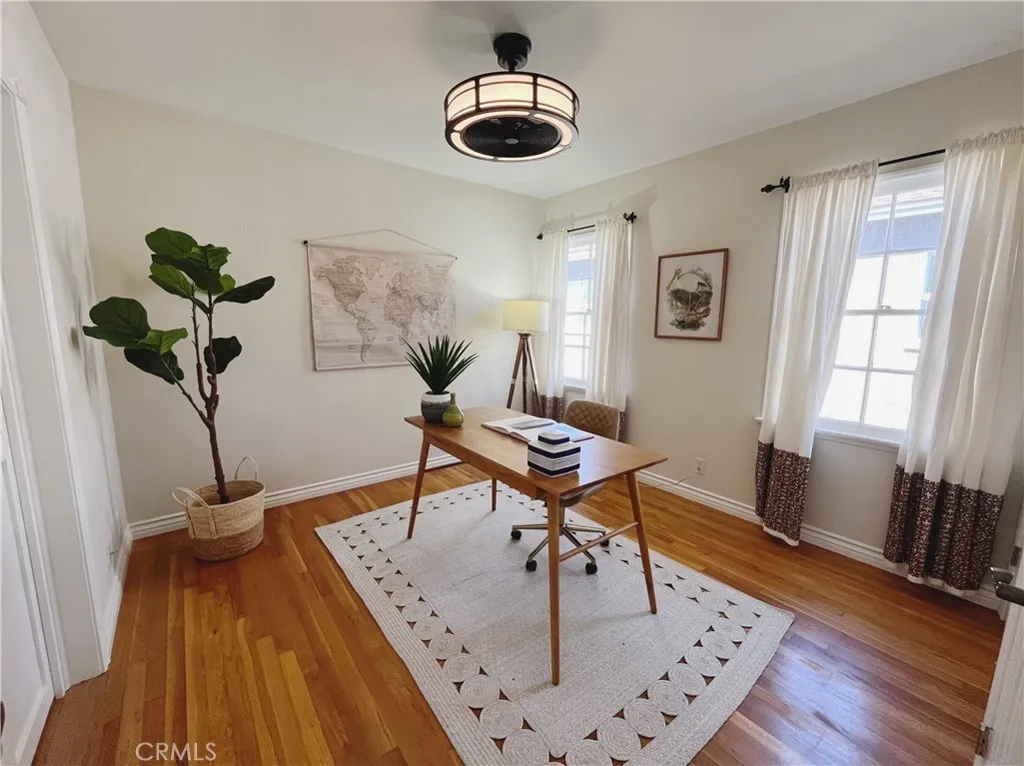 13208 Hansworth Ave, Hawthorne, California 90250 home-pic-12