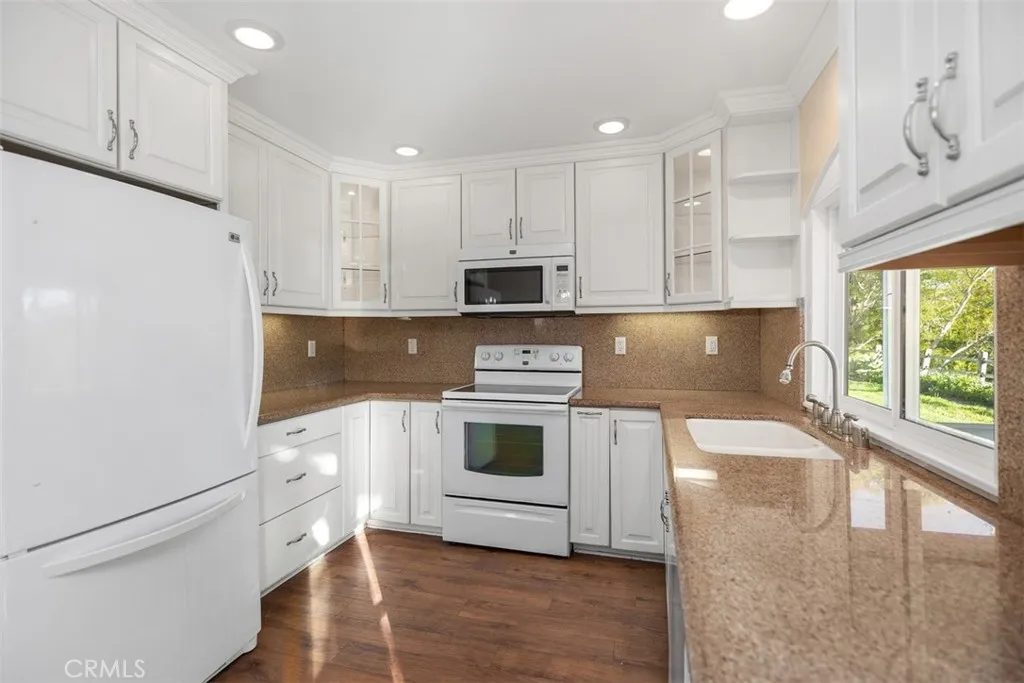 3289 San Amadeo C, Laguna Woods, California 92637 home-pic-21