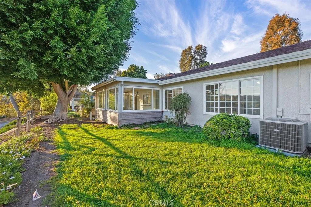 3289 San Amadeo C, Laguna Woods, California 92637 home-pic-4