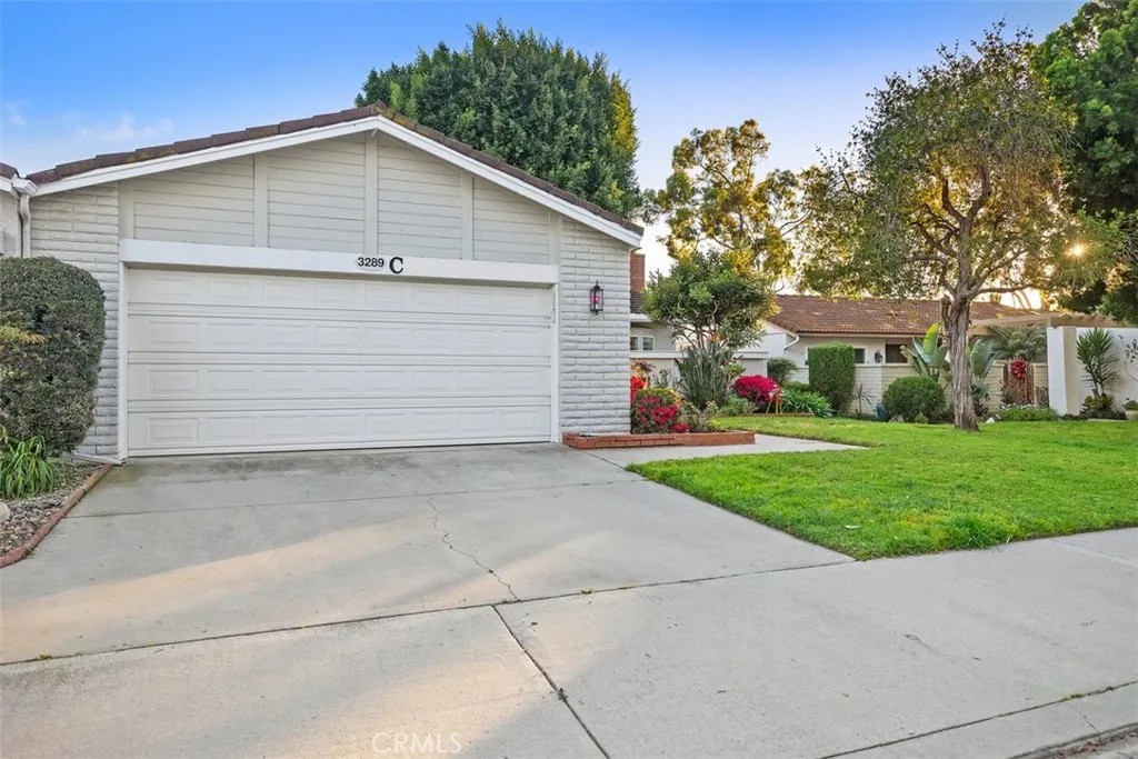 3289 San Amadeo C, Laguna Woods, California 92637 home-pic-2