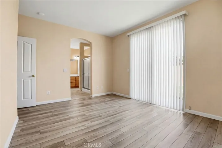 2nd Master Bedroom w/ sliding door to the backyard