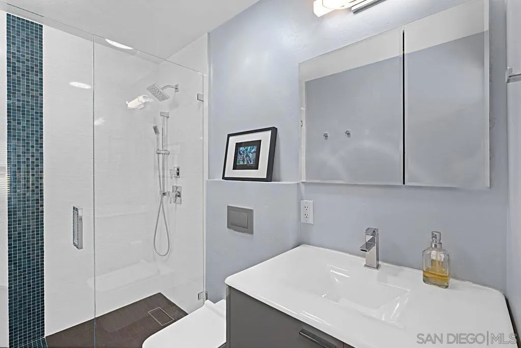 6210 Hannon Court, San Diego, California 92117 home-pic-17