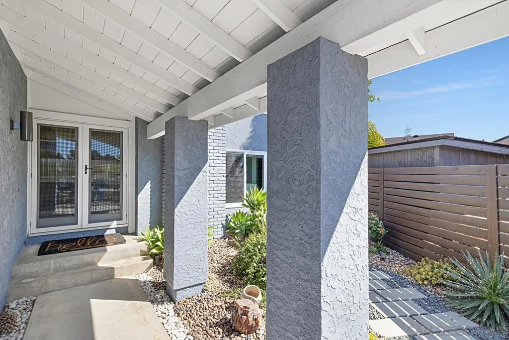 6210 Hannon Court, San Diego, California 92117 home-pic-2