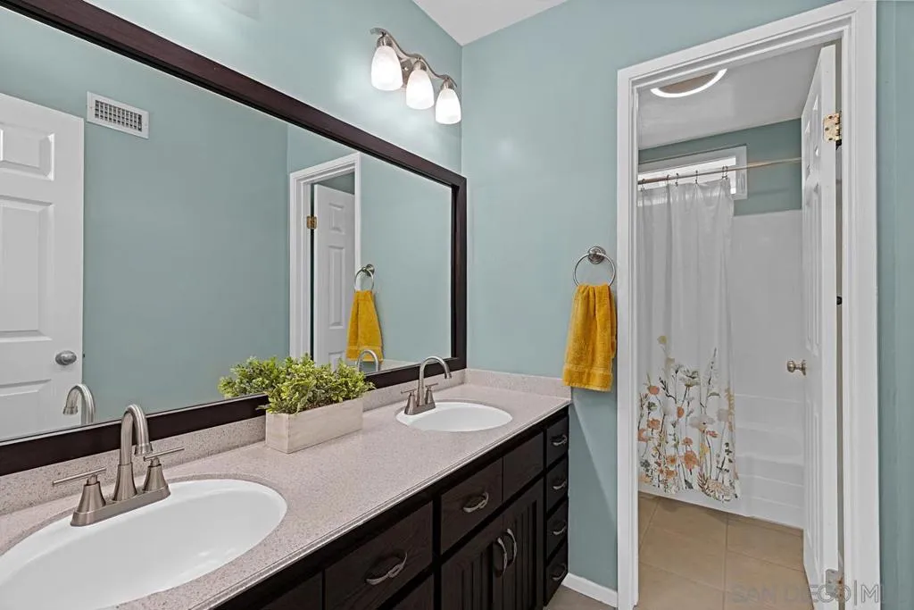 6210 Hannon Court, San Diego, California 92117 home-pic-26