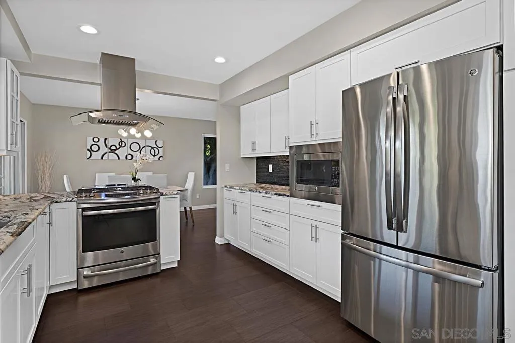 6210 Hannon Court, San Diego, California 92117 home-pic-11