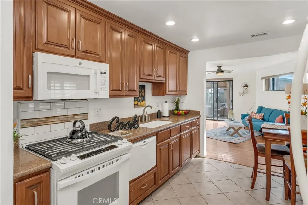 5142 W 142nd Street, Hawthorne, California 90256 home-pic-12
