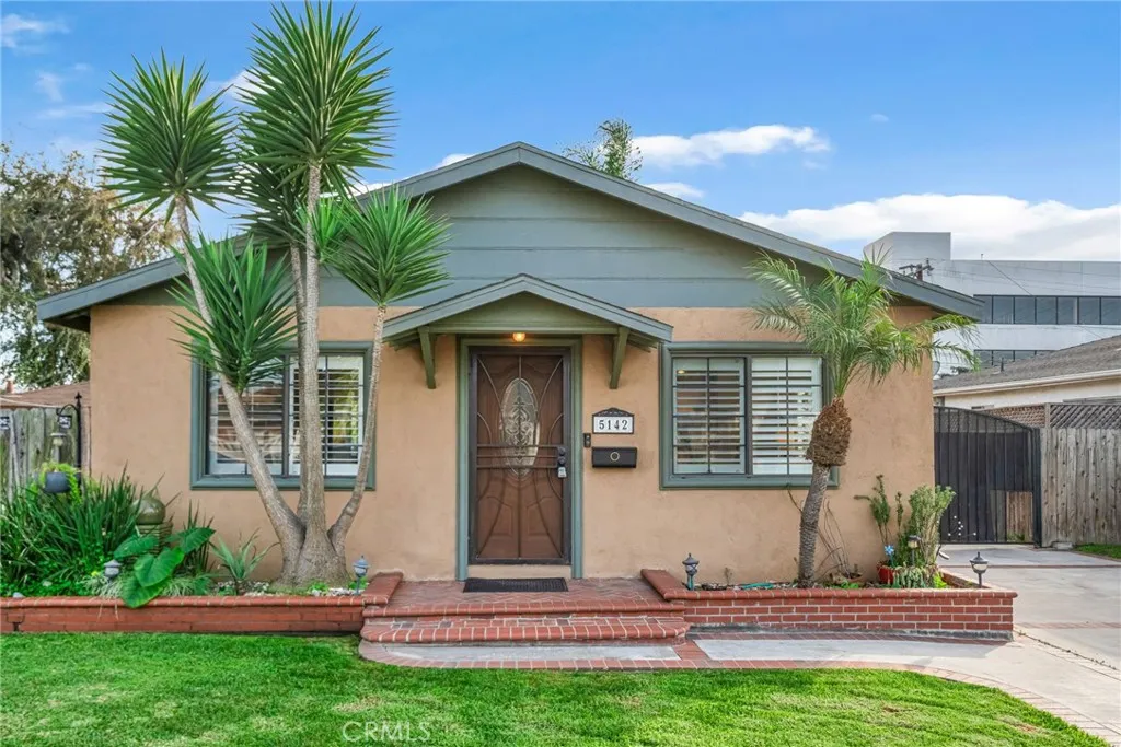 5142 W 142nd Street, Hawthorne, California 90256 home-pic-1