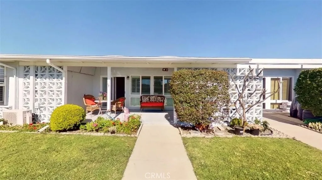 13721 M.3 Alderwood Lane 28 E., Seal Beach, California 90740 home-pic-1