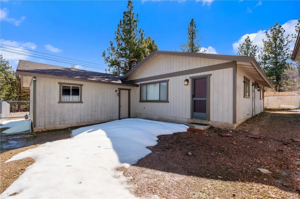 313 Greenspot, Big Bear City, California 92314 home-pic-24