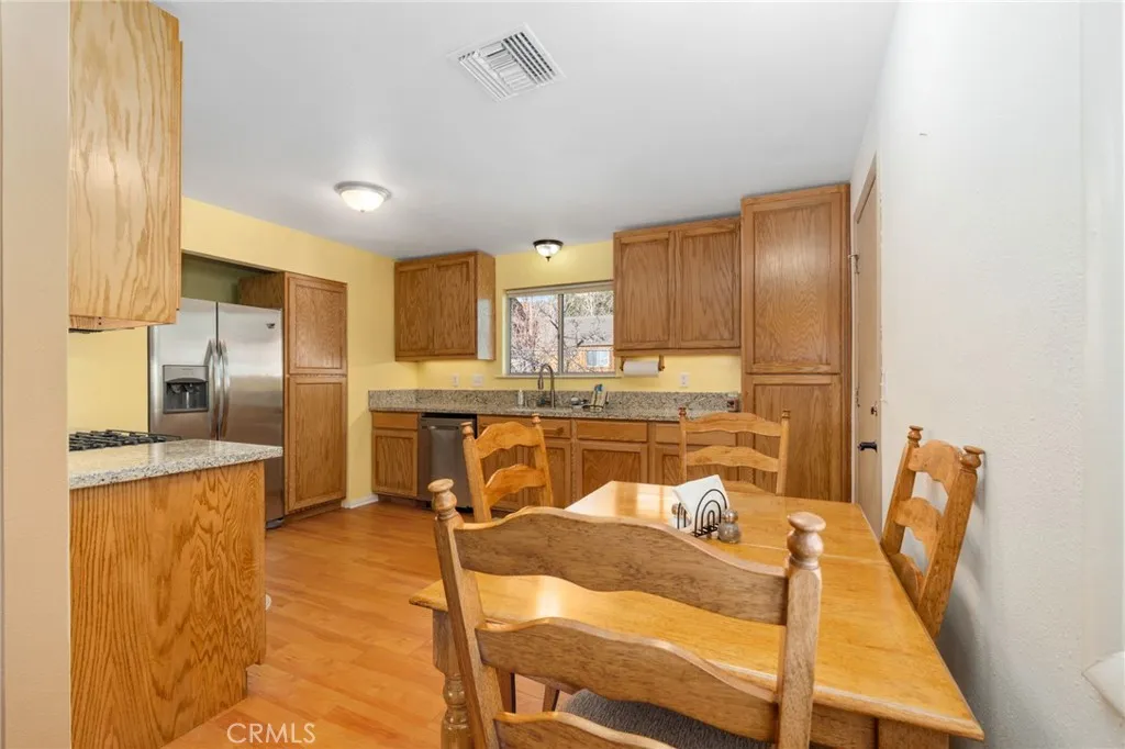 313 Greenspot, Big Bear City, California 92314 home-pic-8