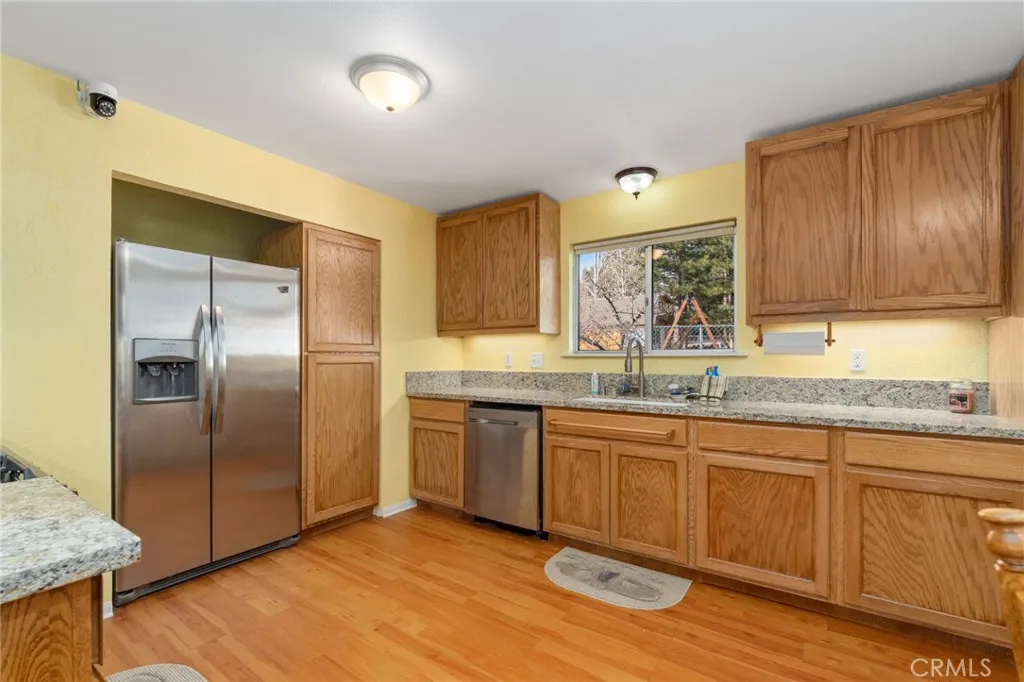 313 Greenspot, Big Bear City, California 92314 home-pic-9