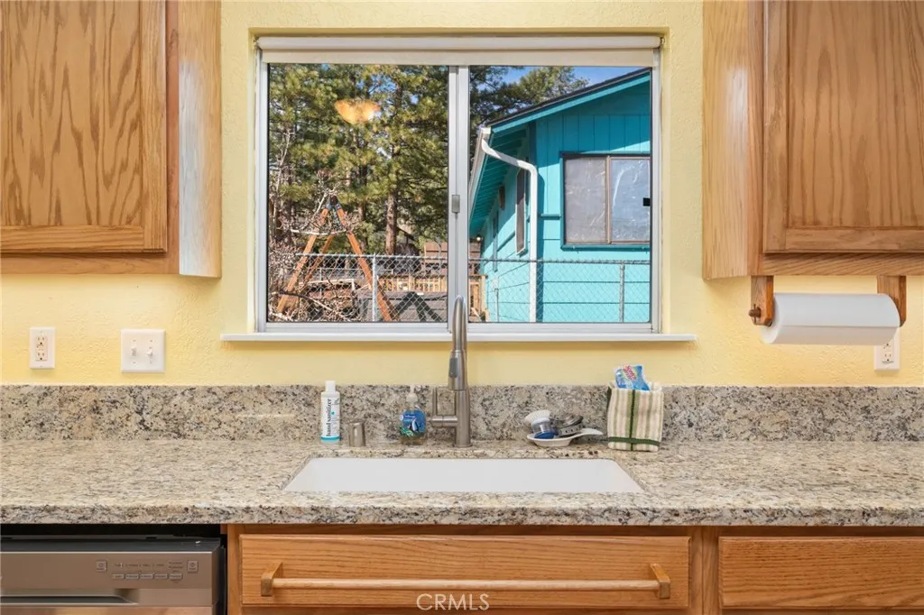 313 Greenspot, Big Bear City, California 92314 home-pic-14