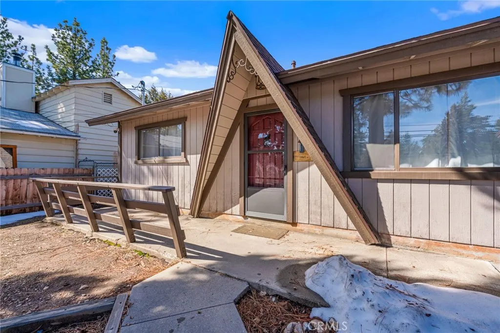 313 Greenspot, Big Bear City, California 92314 home-pic-3