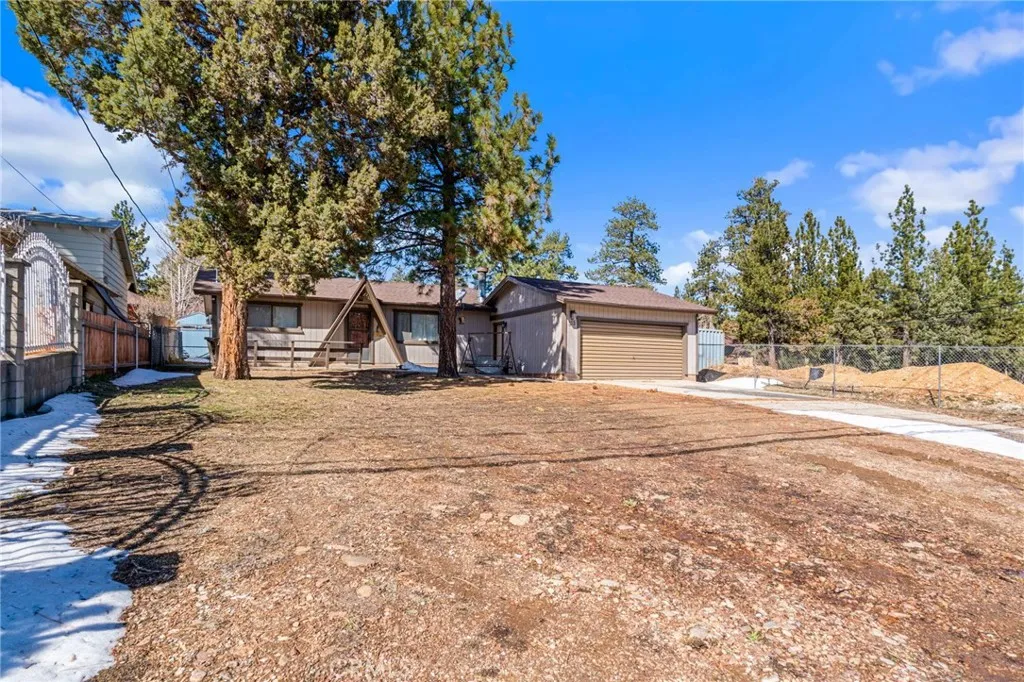 313 Greenspot, Big Bear City, California 92314 home-pic-2