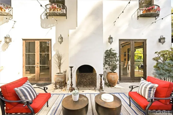 3649 Navajo Place, Palos Verdes Estates, California 90274