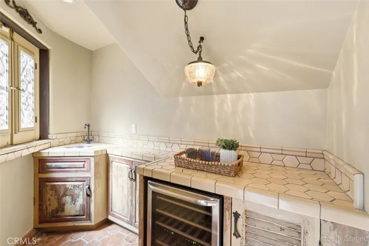 3649 Navajo Place, Palos Verdes Estates, California 90274