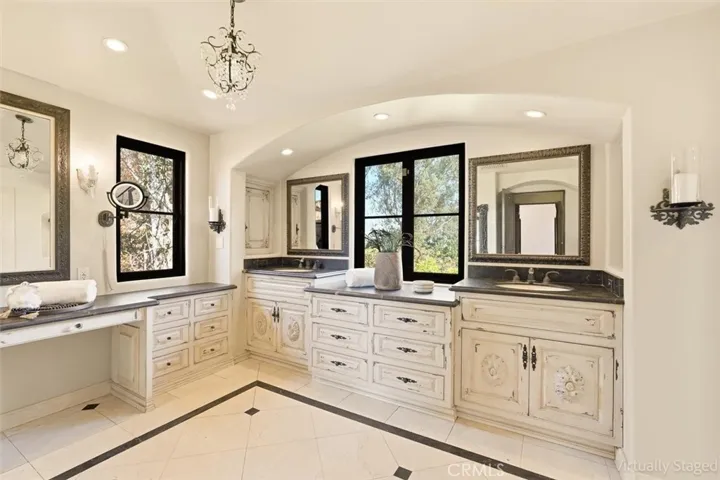 3649 Navajo Place, Palos Verdes Estates, California 90274