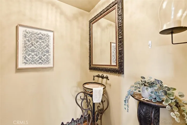 3649 Navajo Place, Palos Verdes Estates, California 90274