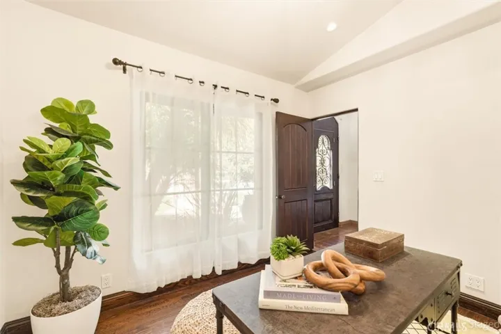3649 Navajo Place, Palos Verdes Estates, California 90274