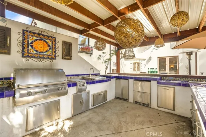 3649 Navajo Place, Palos Verdes Estates, California 90274
