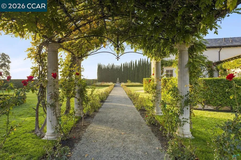 10 10 Serenity Ln, Alamo, California 94507 home-pic-13