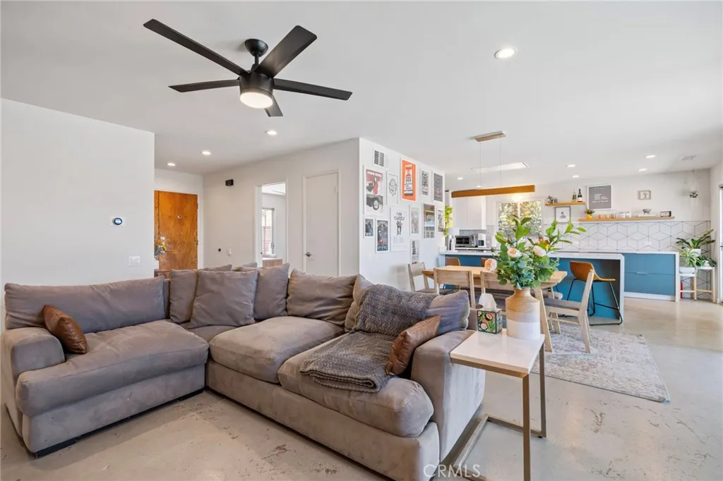 7026 Middlesbury Ridge, West Hills, California 91307 home-pic-14