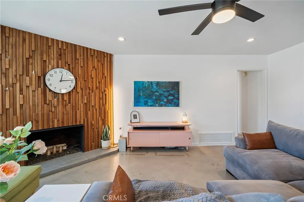 7026 Middlesbury Ridge, West Hills, California 91307 home-pic-12