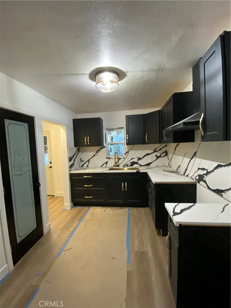 1217 Woodworth, San Fernando, California 91340 home-pic-2