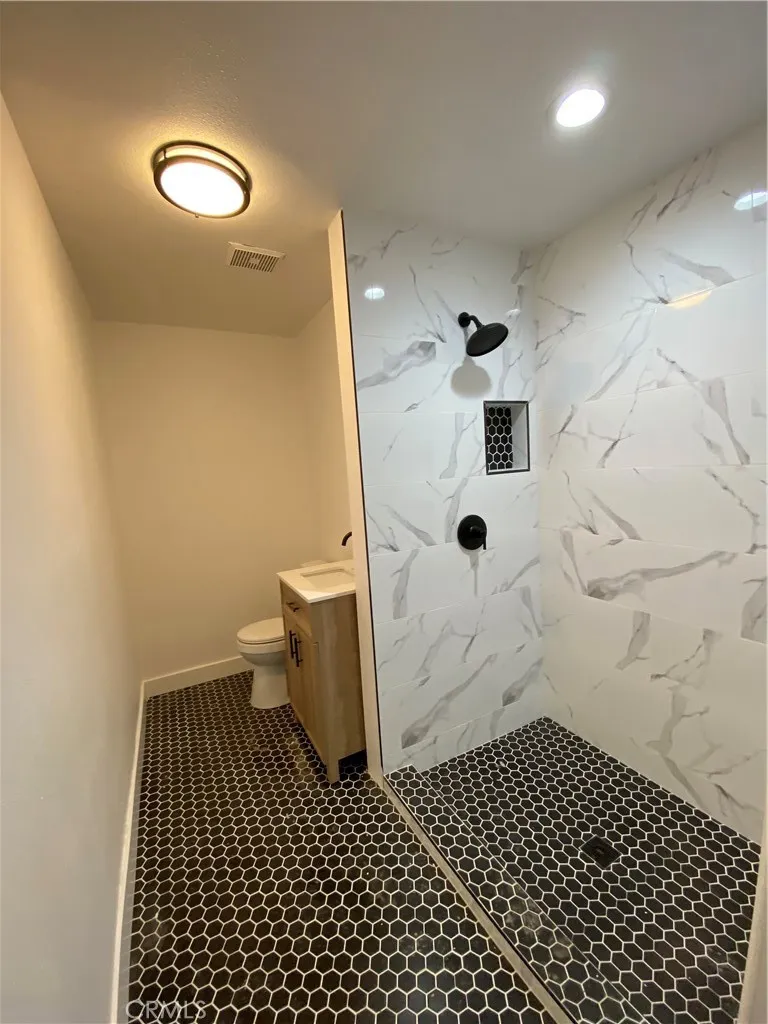 1217 Woodworth, San Fernando, California 91340 home-pic-4