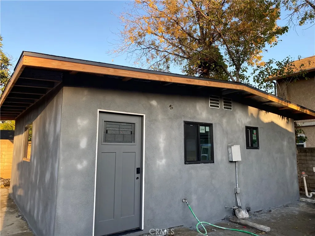 1217 Woodworth, San Fernando, California 91340 home-pic-10