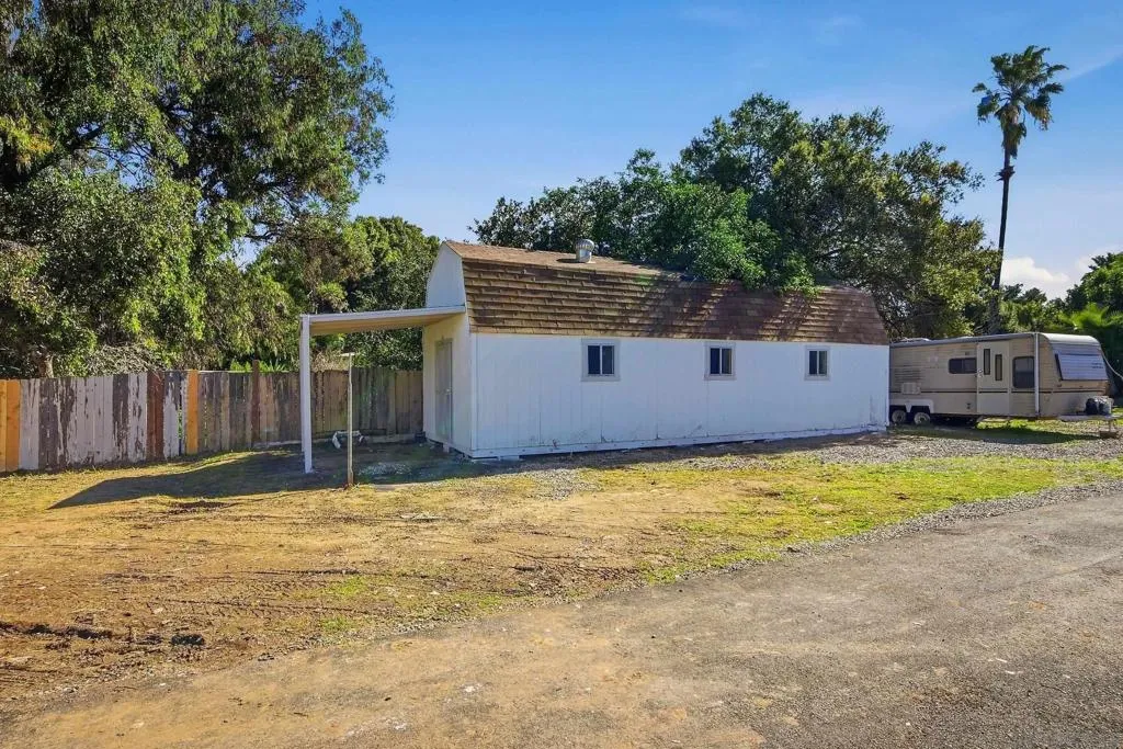 646 Barsby St, Vista, California 92084 home-pic-9
